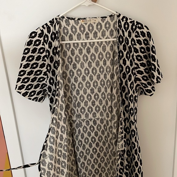NEW Marine Layer Emlyn Wrap Midi Dress M Medium in black and white - Picture 8 of 11